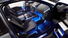 Передние сиденья с синей подсветкой в Ford Atlas Concept
